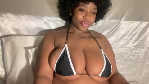 mayluvsu online show from February 2, 5:17 am