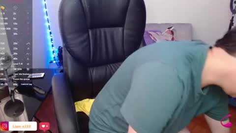 Snapshot of maylyy_kan chatting on June 19, 5:17 pm Mayle kan online show from June 19, 5:17 pm