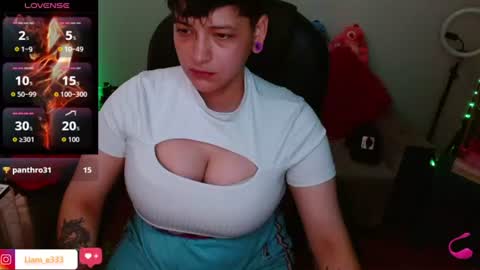 Snapshot of maylyy_kan chatting on July 1, 7:13 pm Mayle kan online show from July 1, 7:13 pm