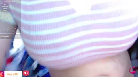 Snapshot of maylyy_kan chatting on July 16, 8:15 pm Mayle kan online show from July 16, 8:15 pm