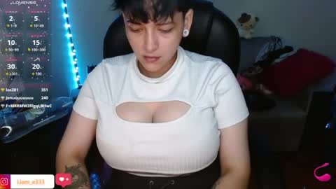 Snapshot of maylyy_kan chatting on July 25, 2:20 am Mayle kan online show from July 25, 2:20 am