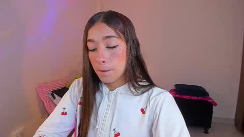 Snapshot of mayproject2 chatting on November 18, 10:25 pm may online show from November 18, 10:25 pm