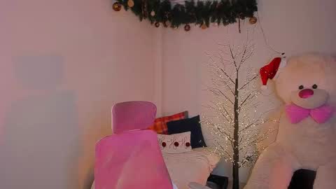 Snapshot of mayproject2 chatting on December 4, 8:39 pm may online show from December 4, 8:39 pm