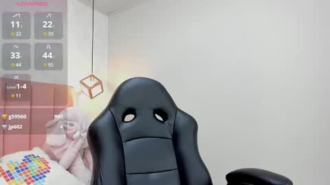 Snapshot of mayroberts chatting on January 20, 3:39 pm MAY online show from January 20, 3:39 pm