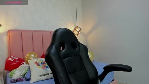 Snapshot of mayroberts chatting on February 15, 12:01 pm MAY online show from February 15, 12:01 pm