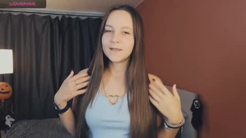 May online show from November 1, 1:02 pm