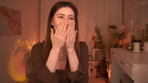 Snapshot of mayshawty chatting on April 10, 5:45 am May online show from April 10, 5:45 am