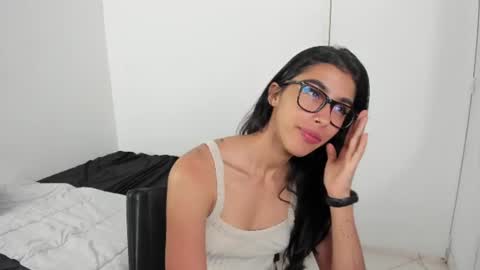 Snapshot of mazikeen_18 chatting on July 17, 2:02 pm mazikeen_18 online show from July 17, 2:02 pm