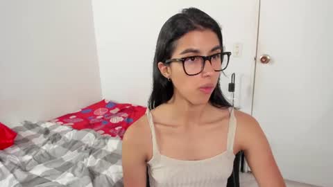 Snapshot of mazikeen_18 chatting on July 23, 1:42 pm mazikeen_18 online show from July 23, 1:42 pm