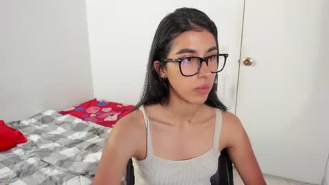 Snapshot of mazikeen_18 chatting on July 28, 2:35 pm mazikeen_18 online show from July 28, 2:35 pm