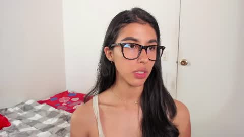 Snapshot of mazikeen_18 chatting on July 28, 3:21 pm mazikeen_18 online show from July 28, 3:21 pm