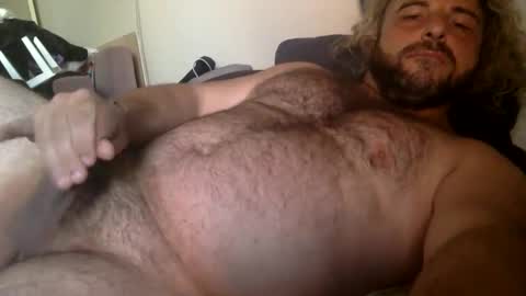 Snapshot of mazl0w chatting on March 11, 2:43 am mazl0w online show from March 11, 2:43 am