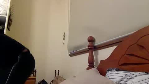 Snapshot of mazl0w chatting on October 20, 7:42 am mazl0w online show from October 20, 7:42 am