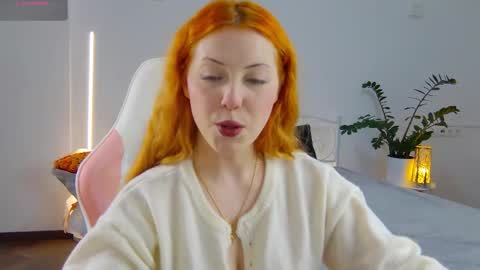 Snapshot of mazymayes chatting on November 17, 9:31 pm Mazy online show from November 17, 9:31 pm