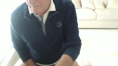 Snapshot of mbeastie chatting on December 6, 7:01 pm Beastie online show from December 6, 7:01 pm