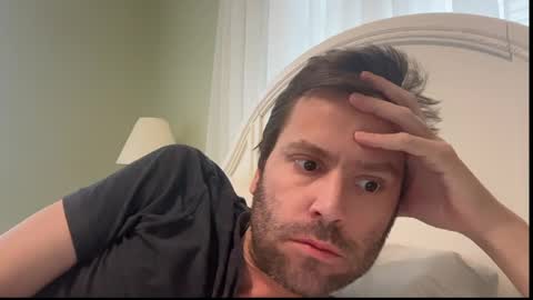 Snapshot of mbnc chatting on April 4, 3:53 pm lol online show from April 4, 3:53 pm