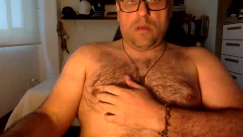 Snapshot of mbotve chatting on July 23, 9:24 pm VzlaMan online show from July 23, 9:24 pm