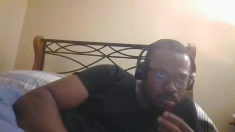 Snapshot of mbsupreme chatting on May 18, 4:07 am Mark online show from May 18, 4:07 am
