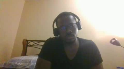 Snapshot of mbsupreme chatting on June 2, 3:52 am Mark online show from June 2, 3:52 am
