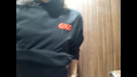 Snapshot of mccock16cm chatting on November 8, 11:32 am mccock16cm online show from November 8, 11:32 am