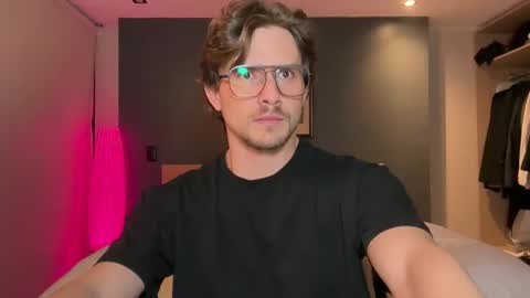 mcklister online show from February 14, 1:46 am