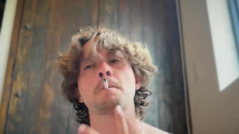 Snapshot of mcklister69 chatting on May 18, 7:41 pm mcklister online show from May 18, 7:41 pm
