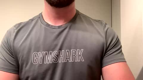 Snapshot of mcr8080 chatting on January 8, 5:16 am mcr8080 online show from January 8, 5:16 am