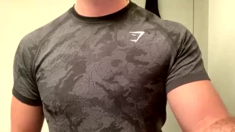 Snapshot of mcr8080 chatting on January 22, 11:45 am mcr8080 online show from January 22, 11:45 am