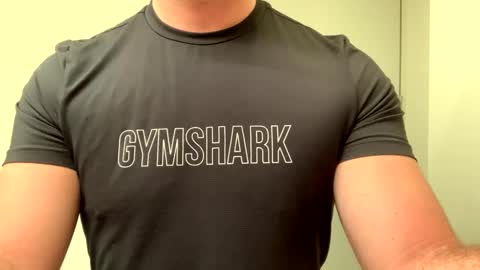 Snapshot of mcr8080 chatting on February 14, 6:02 am mcr8080 online show from February 14, 6:02 am