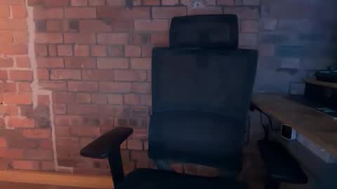 mcr8080 online show from March 18, 6:05 am