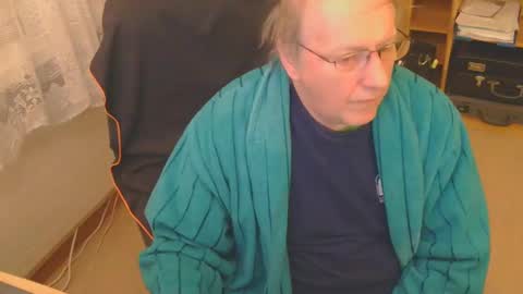 Snapshot of mcswis6 chatting on January 7, 6:48 am mcswis6 online show from January 7, 6:48 am