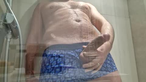 Snapshot of md_vid chatting on March 20, 1:54 am md_vid online show from March 20, 1:54 am