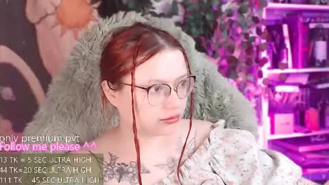 Snapshot of me_hanna chatting on June 5, 4:52 am Hanna online show from June 5, 4:52 am