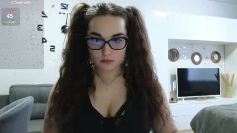 Melissa online show from December 10, 8:51 am