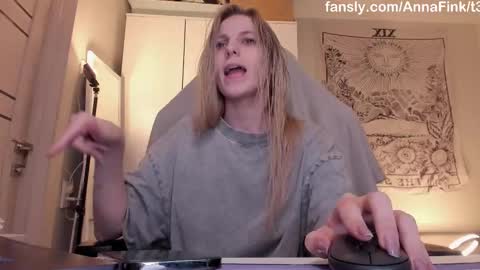 Snapshot of meandmaboy chatting on March 22, 7:28 pm Anna online show from March 22, 7:28 pm