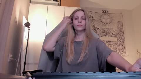 Snapshot of meandmaboy chatting on March 24, 8:36 pm Anna online show from March 24, 8:36 pm