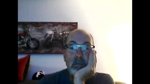 me at home online show from October 8, 3:26 am