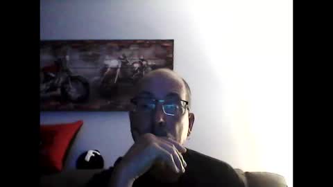 me at home online show from October 12, 4:00 am