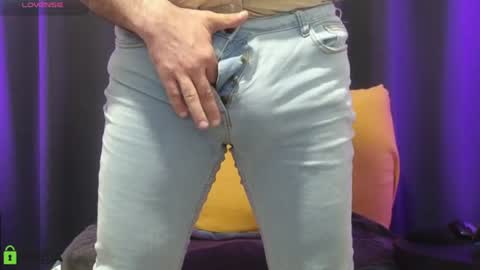 Snapshot of meaty_roll chatting on July 2, 3:23 am Meaty Roll online show from July 2, 3:23 am
