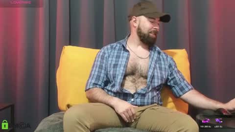 Snapshot of meaty_roll chatting on July 14, 2:05 am Meaty Roll online show from July 14, 2:05 am