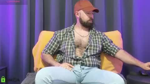 Snapshot of meaty_roll chatting on July 15, 12:38 am Meaty Roll online show from July 15, 12:38 am