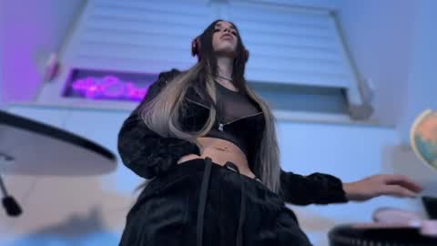   online show from November 15, 8:16 pm