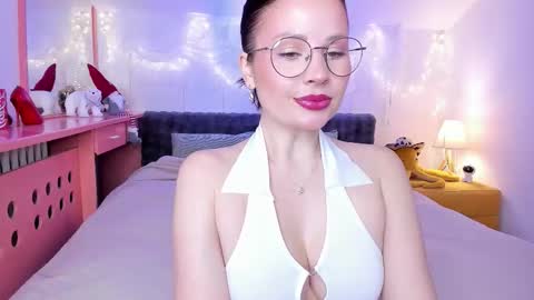 MEDEA  online show from February 5, 2:11 pm