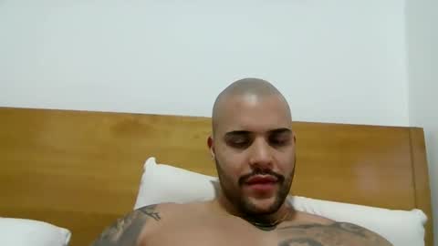 Snapshot of medellindrak chatting on January 14, 11:27 pm filippoae online show from January 14, 11:27 pm