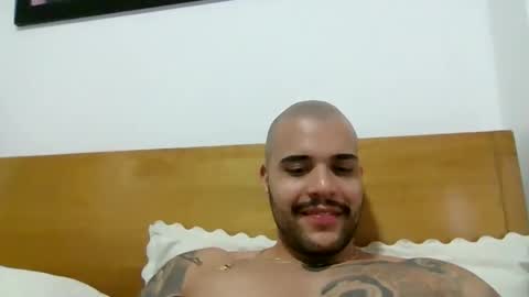 Snapshot of medellindrak chatting on February 9, 9:17 pm filippoae online show from February 9, 9:17 pm