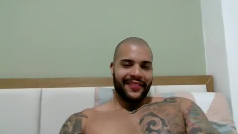 Snapshot of medellindrak chatting on October 5, 11:35 pm filippoae online show from October 5, 11:35 pm