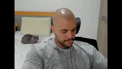 Snapshot of medellindrak chatting on March 9, 10:47 pm filippoae online show from March 9, 10:47 pm