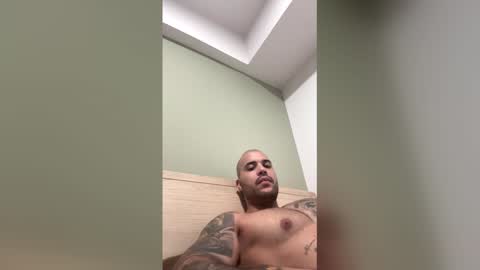 Snapshot of medellindrak chatting on March 16, 1:22 am filippoae online show from March 16, 1:22 am