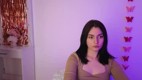Snapshot of medina_andress chatting on March 10, 3:52 pm Dina online show from March 10, 3:52 pm