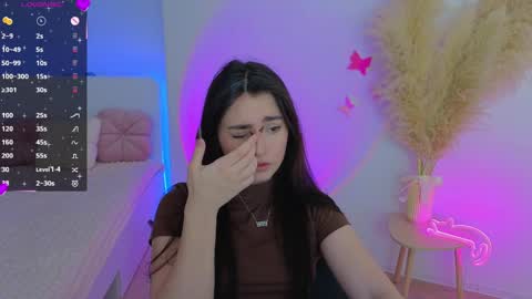 Dina online show from May 3, 8:04 pm